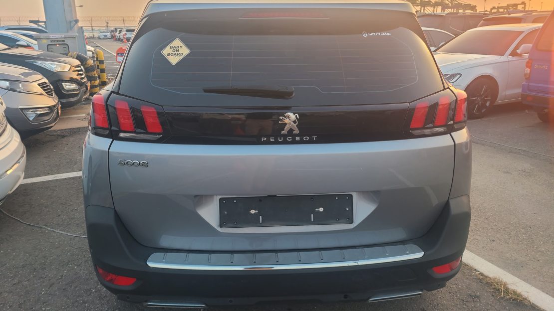 PEUGEOT 5008 2017 full