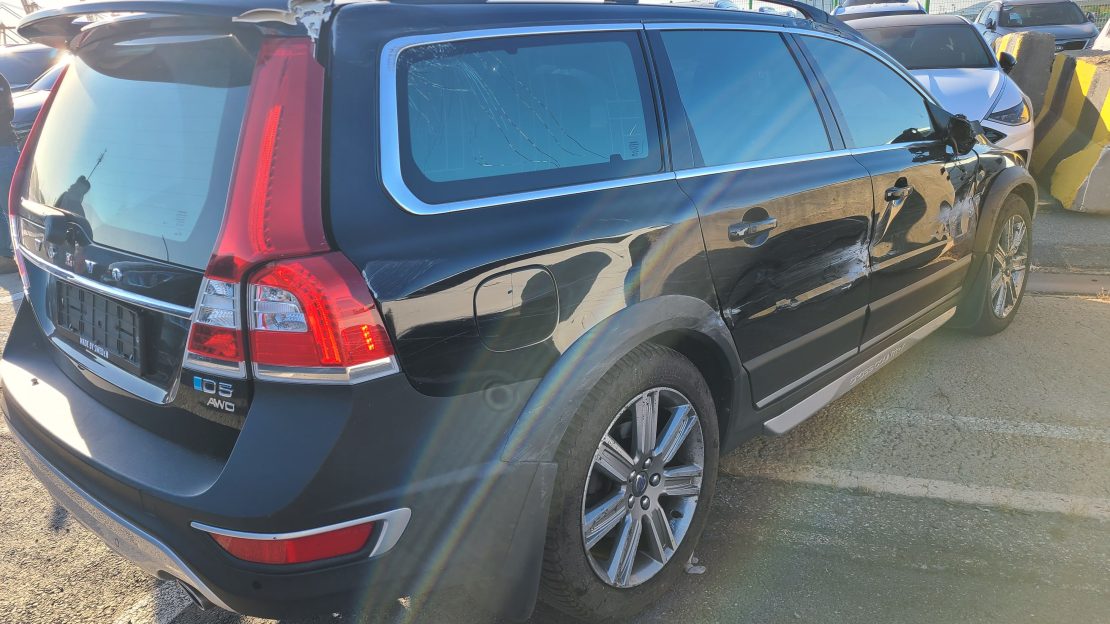 VOLVO XC70 D5 2015 full