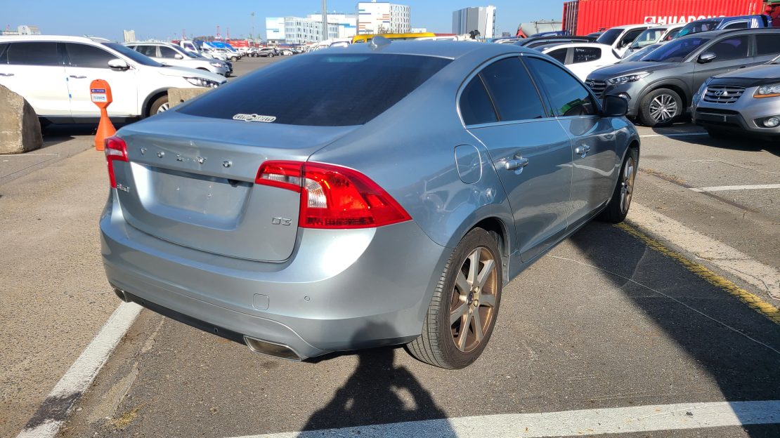 VOLVO S60 2016 full