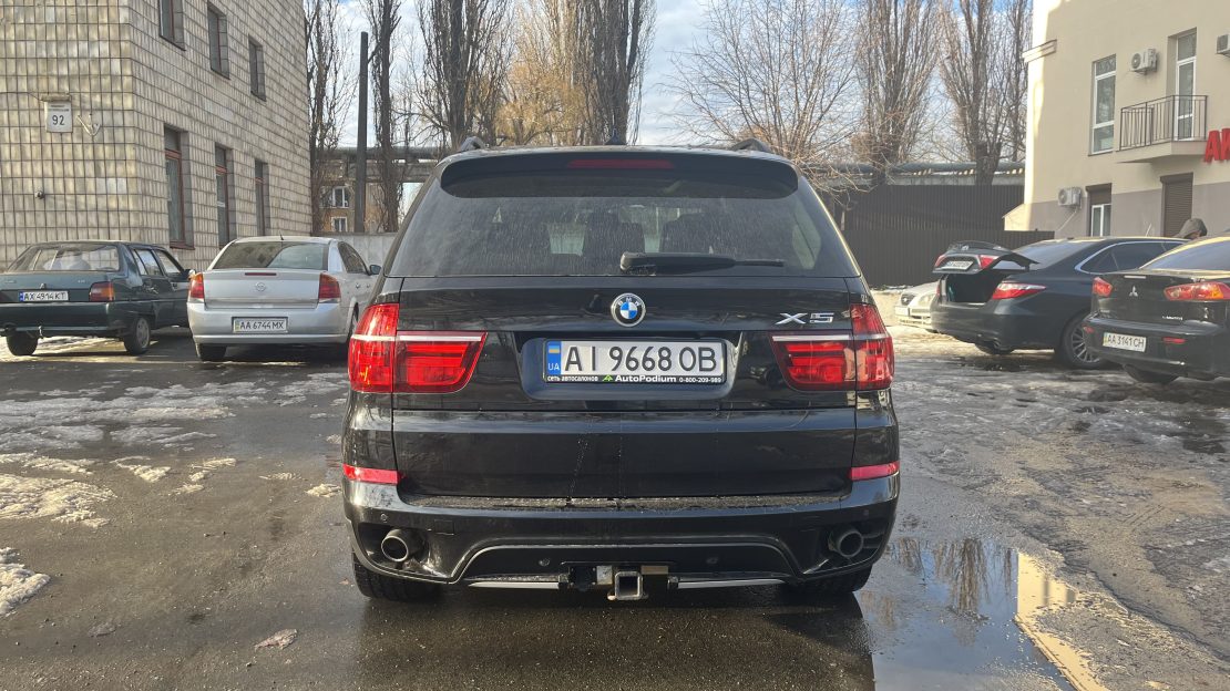 BMW X5 2011 full