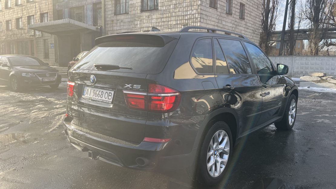 BMW X5 2011 full