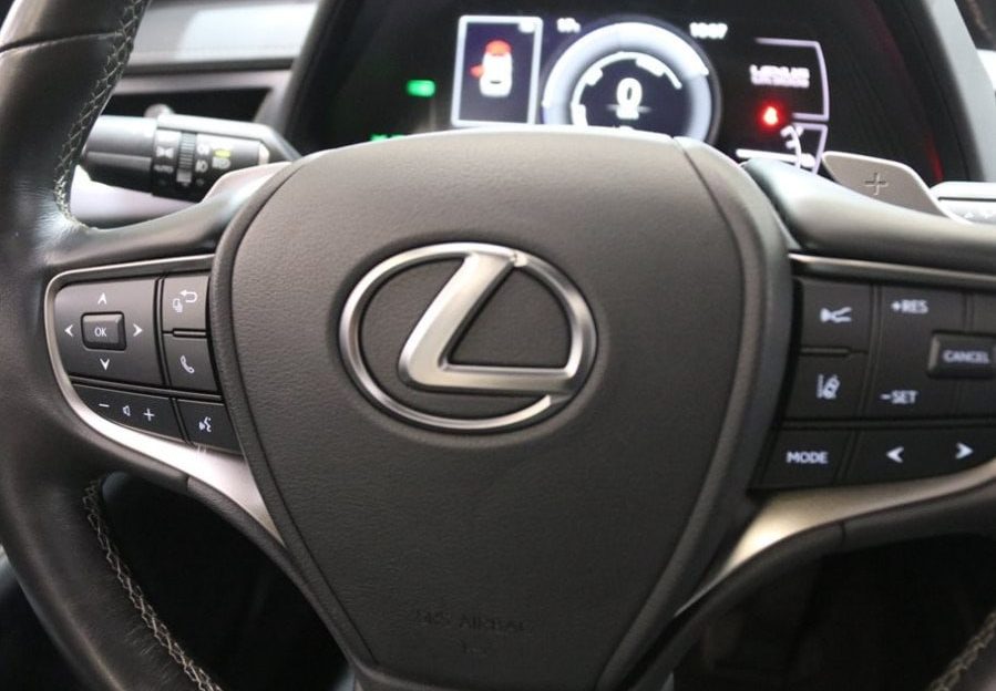 Lexus UX full