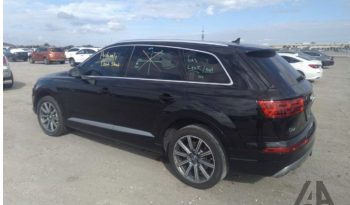 Audi Q7 full