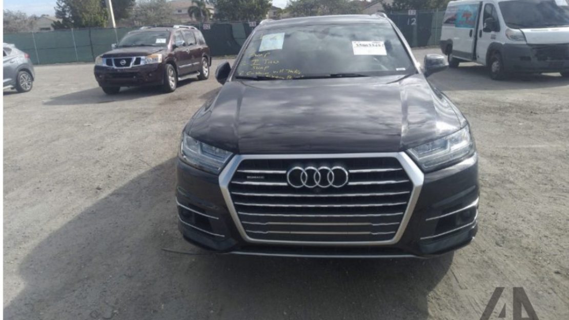 Audi Q7 full