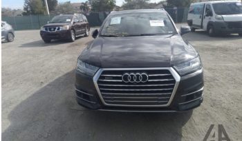 Audi Q7 full