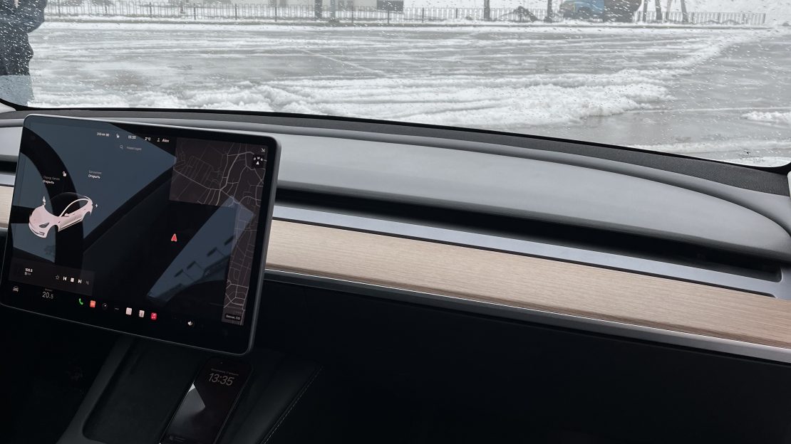 Tesla Model 3 full