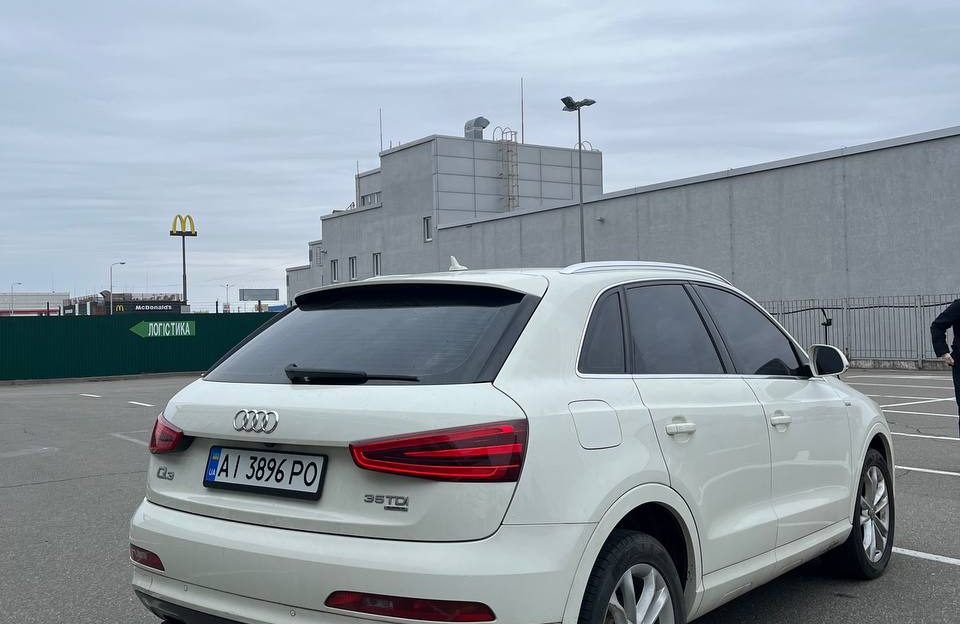 Audi Q3 full