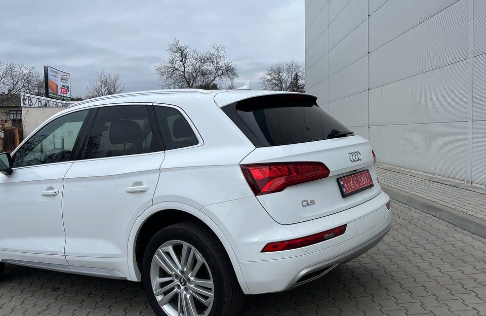 Audi Q5 full