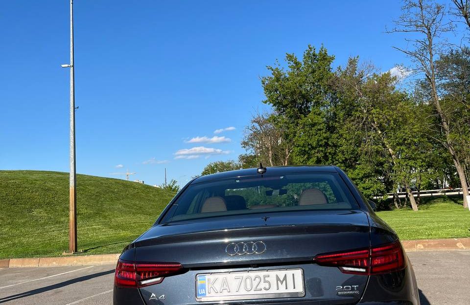 Audi A4 full